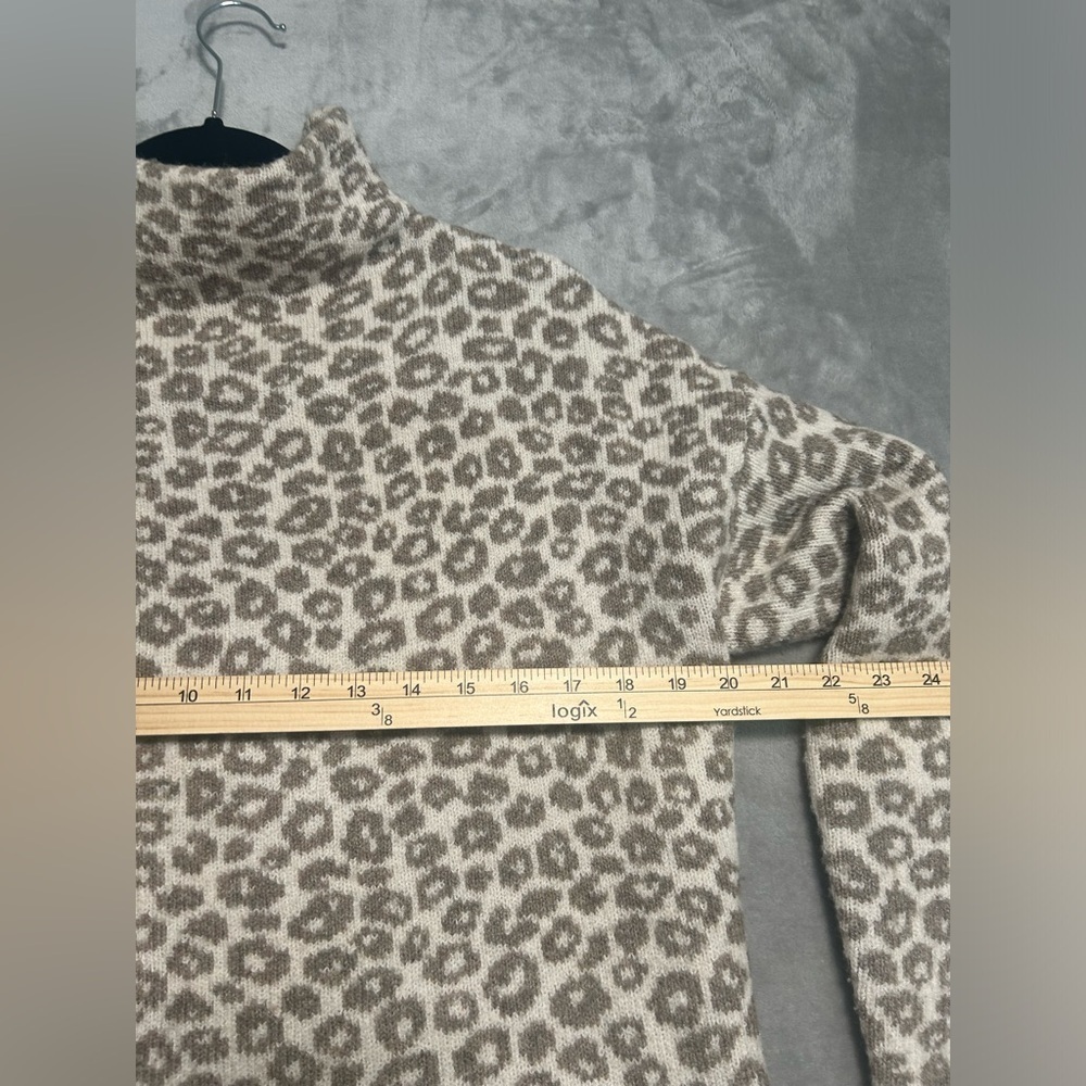 Christian Siriano Turtleneck Sweater Women’s Medium Brown Beige Leopard Wool - Picture 5 of 6